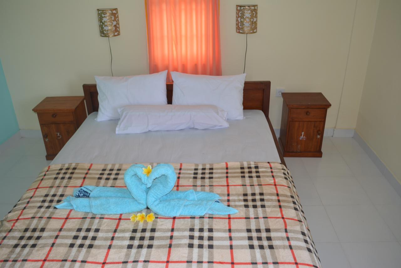 Repag Wayan Canggu Hostel Kuta Lombok Esterno foto