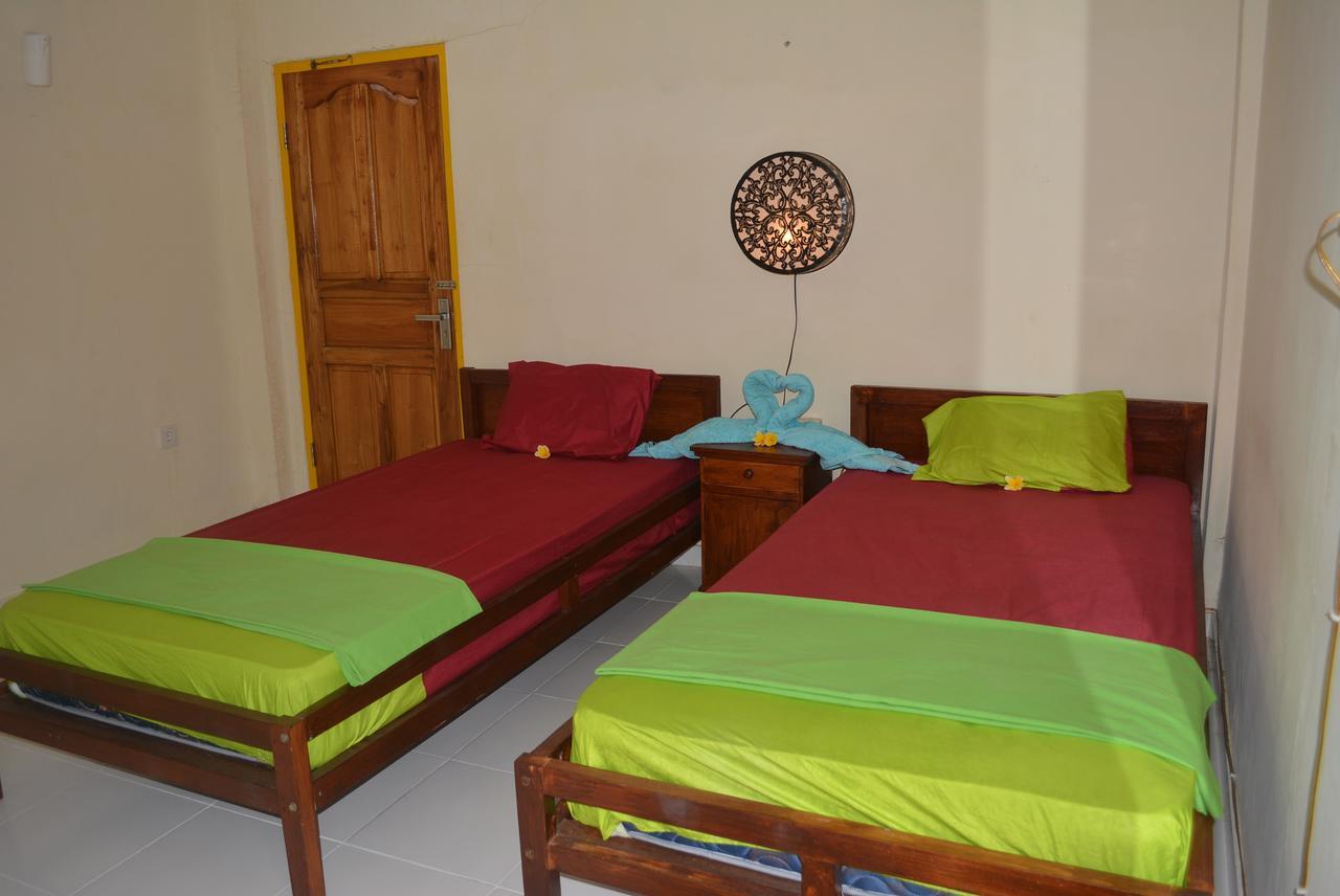 Repag Wayan Canggu Hostel Kuta Lombok Esterno foto