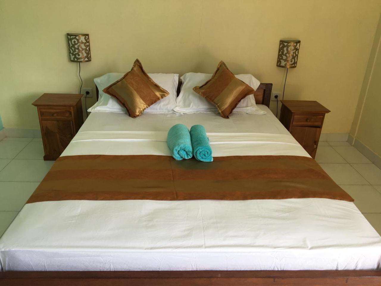 Repag Wayan Canggu Hostel Kuta Lombok Esterno foto